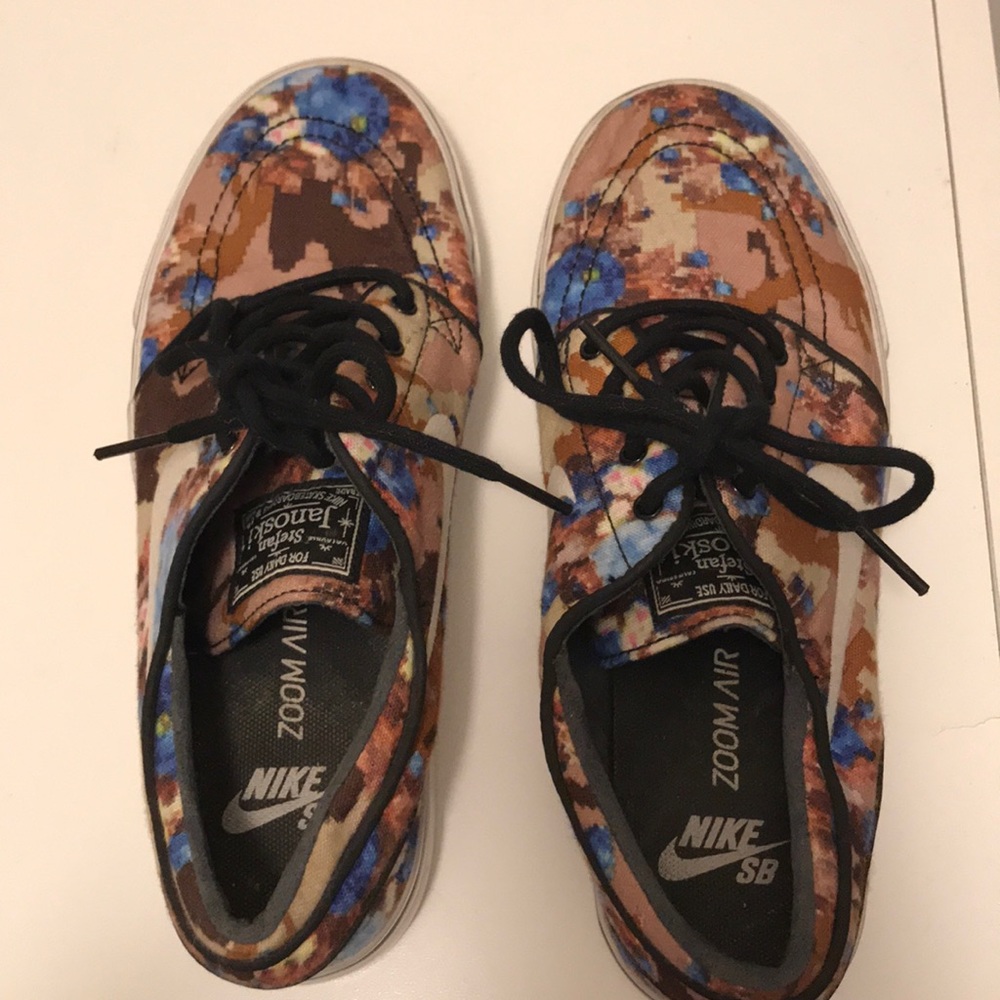 Nike SB Janoski’s Digi Floral print